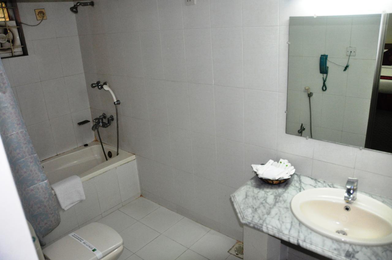 Quality Inn Dhaka Bagian luar foto
